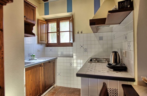 Castelnuovo Berardenga Apartment | Nice apartment for 2 people with pool, A/C, TV and panoramic view, close to Siena
