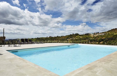 Capolona Apartment | Nice apartment for 5 people with WIFI, pool, TV, pets allowed and panoramic view, close to Arezzo