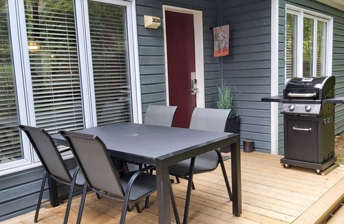 Mont-Tremblant Condo | *NICE & COZY *TREMBLANT PEDESTRIAN VILLAGE*SKI IN/SKI OUT*WIFI*PARKING