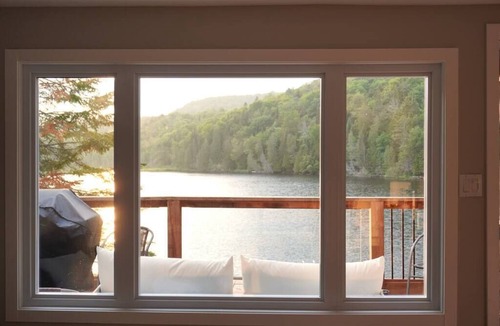 St-Adolphe-d'Howard Ski Chalet | Niksen Cabins for 2 people on the lake