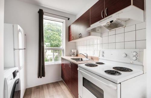 Montreal Apartment | Niu - 1007