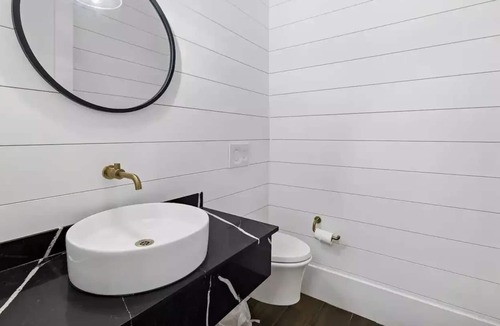 Guildford House | No Worry hot summer .Here is Super Air Conditioner . Super big luxuary house.