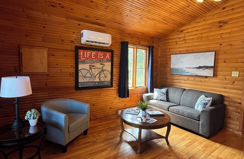 Sandringham Cabin | Noah's Cottage at Sandringham