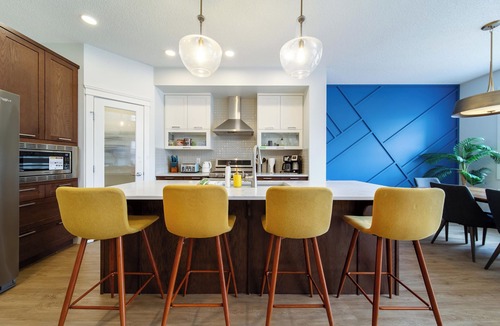 West Edmonton House | Nordic Retreat near WEM | Hot Tub, 2 Kitchens, 3 Lounges Sleeps 14