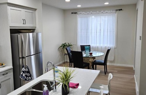 Southeast Calgary Bed & Breakfast | Noreak Thap
