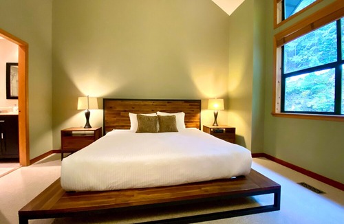 Whistler Village House | Northern Lights #34 - New VRBO Listing, Ski In Ski Out, Hot Tub (STRINGENT CLEANING PRACTICES)