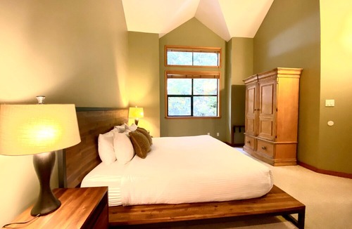 Whistler Village House | Northern Lights #34 - New VRBO Listing, Ski In Ski Out, Hot Tub (STRINGENT CLEANING PRACTICES)