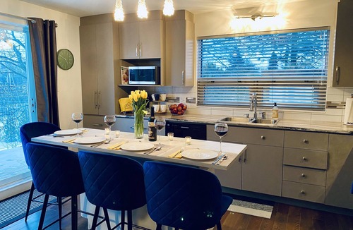 Plateau Apartment | NOUVEAU* cœur de Ste-Foy *free parking*Fast wifi