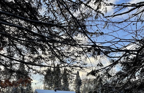 Huberdeau Ski Chalet | NOUVEAU | Chalet en bordure de la rivière | Spa privé