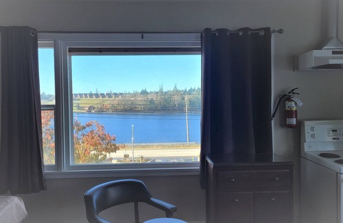 Yarmouth Hotel | NovaStar Motel On The Lake