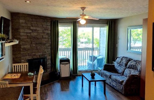 Magog Apartment | O'Berge du village-SR