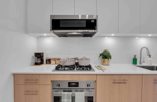 Eau Claire Apartment | Oak & Gold Retreat DT Lux River Walks