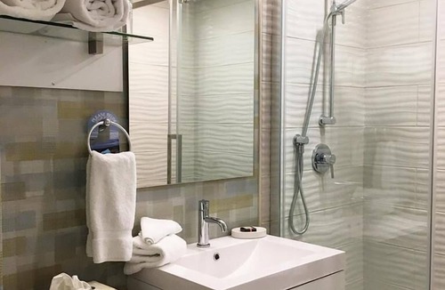 Western Shore Hotel | Oak Island Resort & Conference Centre