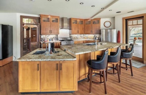 Central Okanagan House | Oasis in Oyama