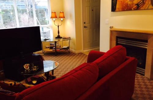 Lower Lonsdale Bed & Breakfast | Ocean Breeze Executive Bed and Breakfast