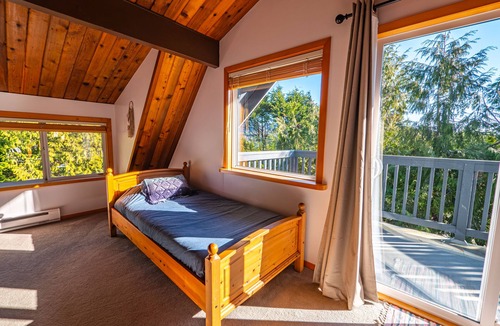 Ucluelet Cottage | Ocean Friendly Amenities & Hot Tub
