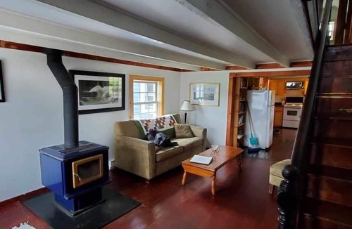Saint Lunaire-Griquet House | Ocean front - Annie’s Retreat - near L’Anse Aux Meadows - Blue Cottage
