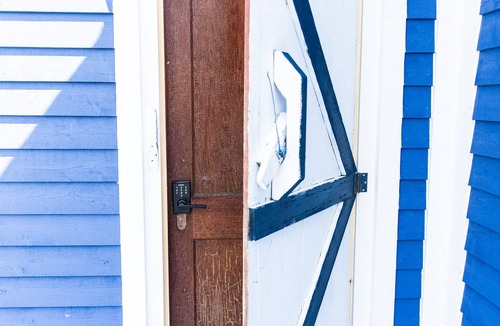 Saint Lunaire-Griquet House | Ocean front - Annie’s Retreat - near L’Anse Aux Meadows - Blue Cottage