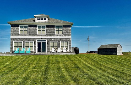 Augustine Cove Cottage | Ocean Front Beach House in Augustine Cove