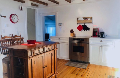 Fernwood Cottage | Ocean-front cottage on private, treed lot.