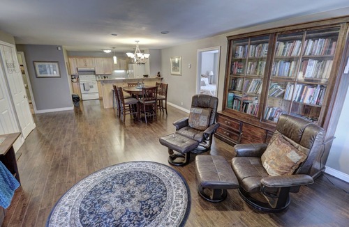 Avondale Apartment | Ocean front - Crysway by the Bay - 3 bedroom apartment