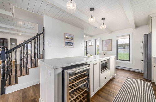 Port de Grave House | Ocean Front Saltbox 'SeaForever' w/Hot Tub