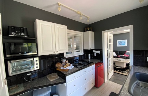 Otter Point House | Ocean Oasis Stunning Views/Private Suite/Cozy Fireplace & so much more!