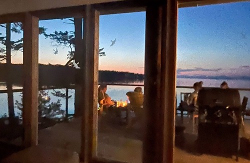 Saturna Island Cabin | Ocean Paradise at Water's Edge