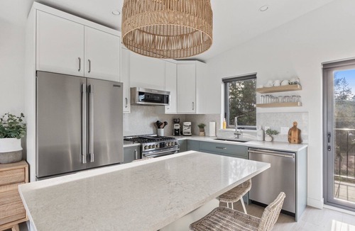 Black Creek House | Ocean Peak Retreat at Saratoga Beach - Comox Valley's newest beachfront resort!
