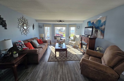 Arnold's Cove House | Ocean view 3 bedroom near refinery in arnolds cove. 75 min from St.johns