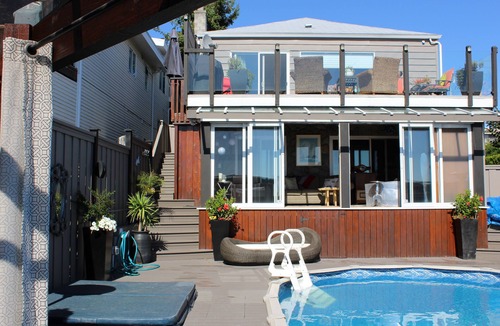 White Rock House | Ocean View 3 Bedroom Home With Pool! Steps to the Beach. MINIMUM RENTAL 92 days