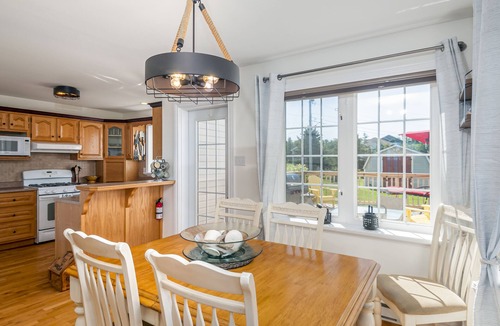 Newfoundland House | Ocean View I 3B I Coastal Experience I Patio Seating