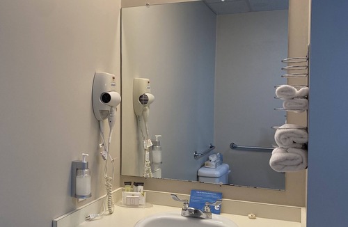 Rocky Harbour Hotel | Ocean View Hotel