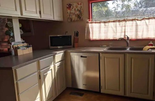 Powell River House | Ocean view walkable character homen