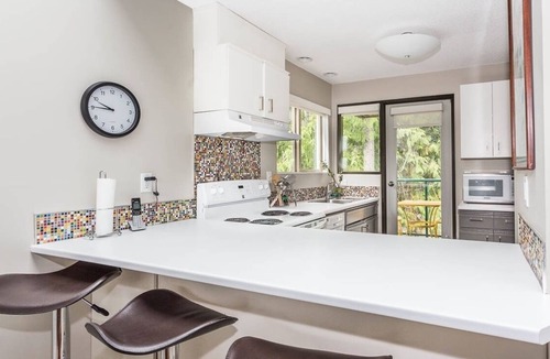 Yellow Point Condo | Oceanfront Condo: Your Getaway by the Sea