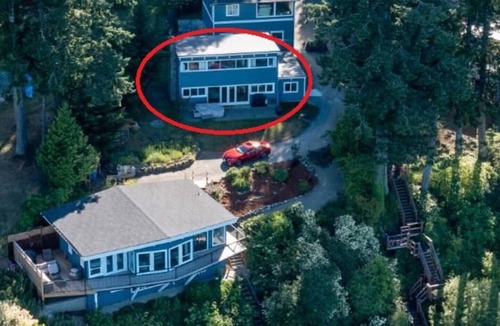 Cobble Hill Cottage | Oceanfront Cottage with Hot Tub close to Wineries
