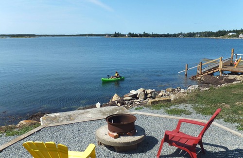 LaHave Cottage | Oceanfront cottage. Privacy. 5 to 25 minutes to beaches, towns & historic sites