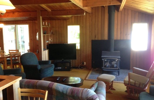 Pender Island House | Oceanfront Home in the pristine Canadian Gulf Islands