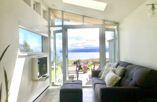 Denman Island House | Oceanfront Luxury Guest Suite and Sauna in a Rustic Natural setting