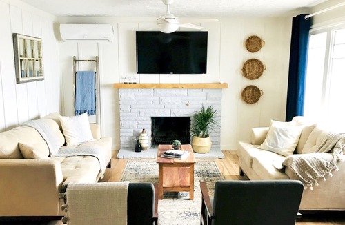 Halifax House | Oceanfront Oasis in Halifax with Boathouse, Wharf & Rec Park 5min to City Centre
