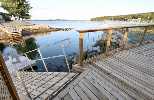 Halifax House | Oceanfront Oasis in Halifax with Boathouse, Wharf & Rec Park 5min to City Centre