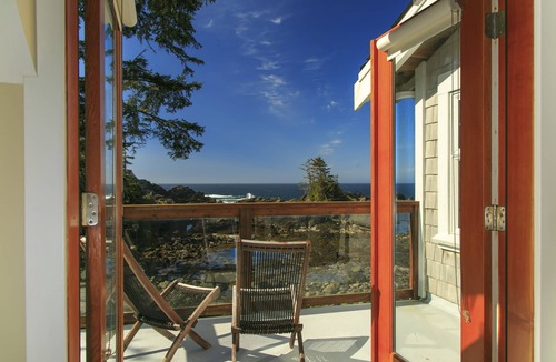 Ucluelet House | OCEANFRONT PROPERTY - Black Rock Beach House