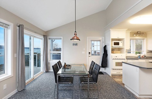 Buckley Bay House | Oceanfront Retreat in Buckley Bay