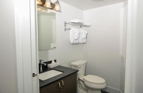 Cowichan Bay Hotel | Oceanfront Suites at Cowichan Bay
