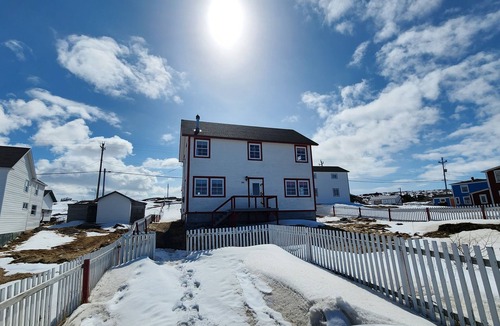Joe Batt's Arm House | Oceanside Saltbox House with Modern Touches!