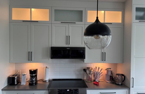 West Porpoise Bay House | Oceanview short term rental at lookout Avenue.