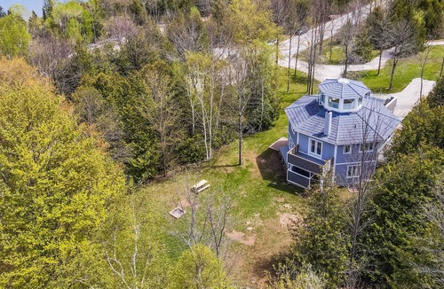 Georgian Bluffs House | Octagon Tower - Stargaze Big Bay from Above