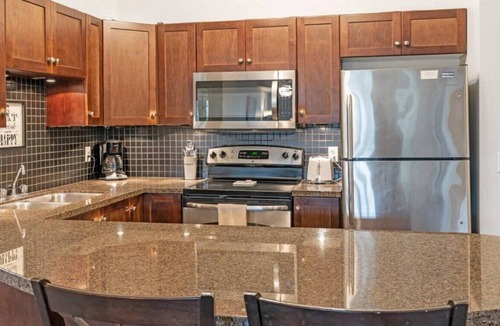 Quail Ridge Apartment | Okanagan Excellence - Poolside! #1322