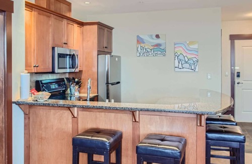 Big White Ski Resort Condo | Okanagan - Stonegate Resort Unit A202