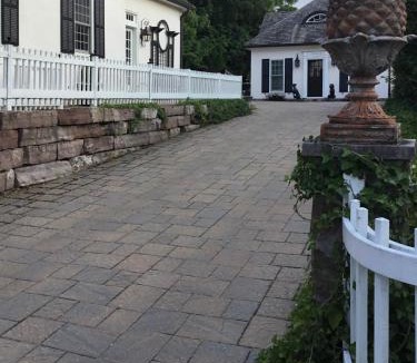 Old Town Historic District Bed & Breakfast | Old Ivy Walk
